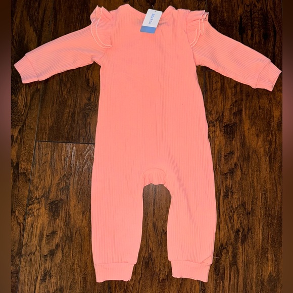 Zoerea Little Girls Bodysuit with Ruffles Sleeper 6-12M Open Feet & Hands NWT - Picture 4 of 4